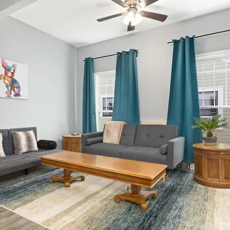 Recently Renovated Chic Durham Farmhouse Exterior photo