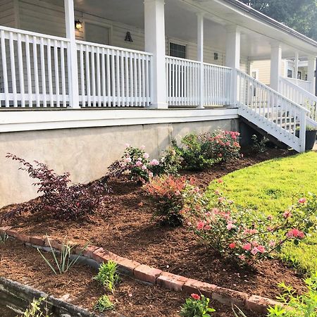 Recently Renovated Chic Durham Farmhouse Exterior photo